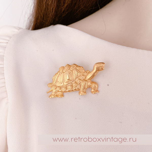 JJ / JONET JEWELRY Брошь "Золотая черепаха"