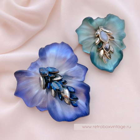 ALEXIS BITTAR Брошь «Заснеженная космическая фиалка бант»