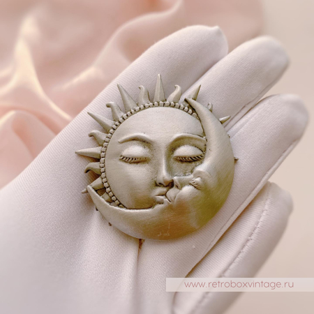 JJ / JONET JEWELRY Брошь "Поцелуй луны и солнца: серебро"