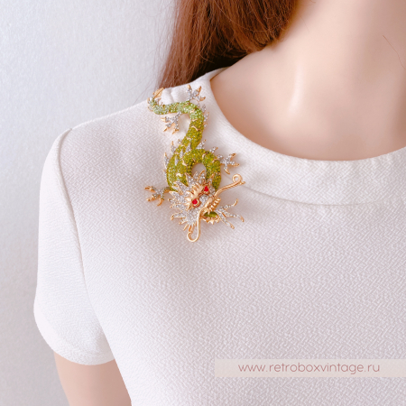 BUTLER AND WILSON Брошь «Зеленый дракон: сила природы»