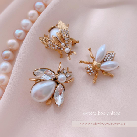 SWEET ROMANCE Трио брошей «Жемчужные пчелки в золоте» (3 шт)
