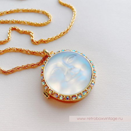 KIRKS FOLLY Кулон-локет на цепочке «Лунный свет: светлая в золоте»