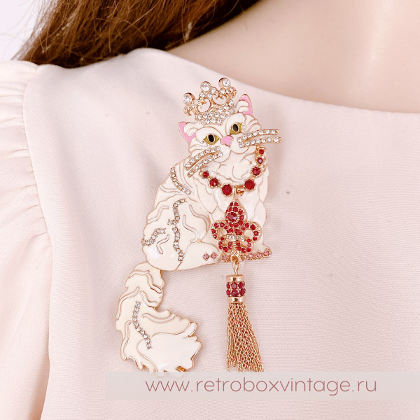 RITZY COUTURE Брошь-кулон «Белая королева кошек: золото» RITZY COUTURE Брошь-кулон «Белая королева кошек: золото»