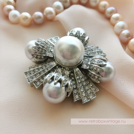 KJL / KENNETH J LANE Брошь «Жемчужная мечта» KJL / KENNETH J LANE Брошь «Жемчужная мечта»