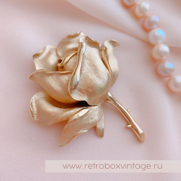 TRIFARI Брошь «Роза с пышным бутоном: золото»