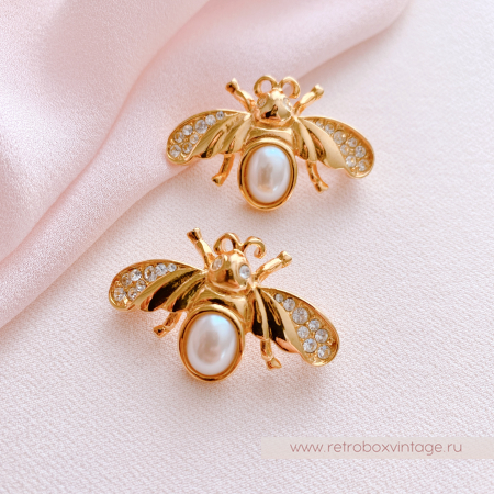 NAPIER Дуэт брошей "Жемчужные пчелки" в парчовом футляре