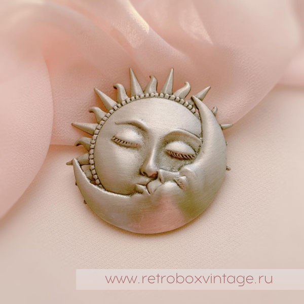JJ / JONET JEWELRY Брошь "Поцелуй луны и солнца: серебро"