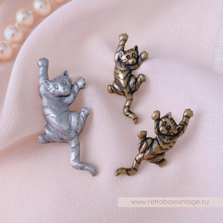 JJ / JONET JEWELRY Серьги-пусеты «Котик-озорник: бронза»