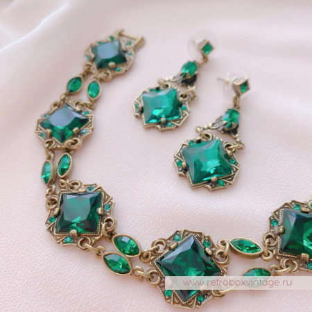 SWEET ROMANCE Серьги «Клеопатра: изумрудные в бронзе»