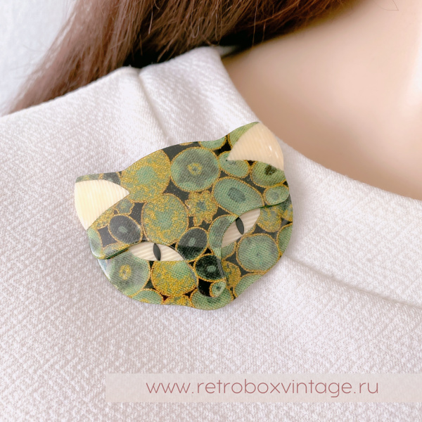 LEA STEIN Брошь «Кошечка: зеленый мох» светлые глазки