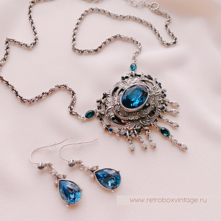 SWEET ROMANCE Ожерелье «Одетта: королевский синий в серебре»