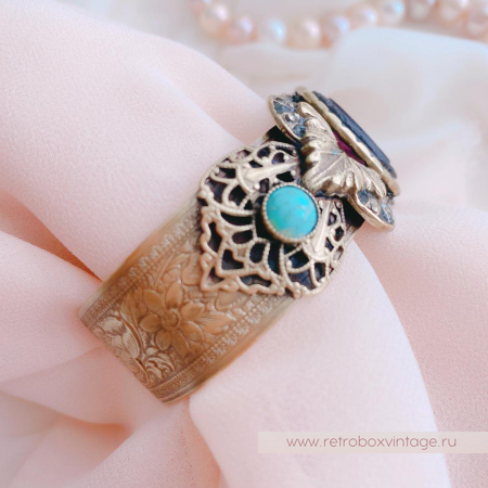 SWEET ROMANCE Браслет-каф с инталией "Богиня Афродита: аметист"