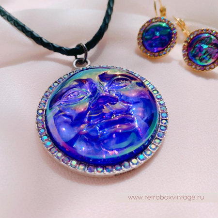 KIRKS FOLLY Кулон на кожаном шнуре «Водяная луна: фиолетовая»