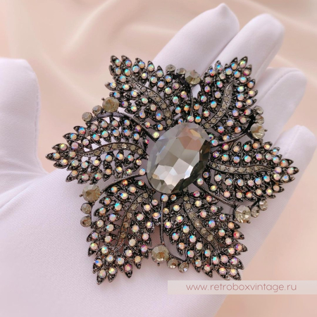 JOAN RIVERS Брошь-кулон "Ночная красавица" дымчатые кристаллы JOAN RIVERS Брошь-кулон "Ночная красавица" дымчатые кристаллы