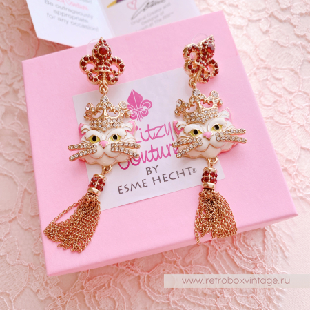RITZY COUTURE Серьги «Белая королева кошек: золото» с кисточкой RITZY COUTURE Серьги «Белая королева кошек: золото» с кисточкой