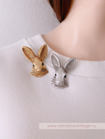 JJ / JONET JEWELRY Брошь «Лунный заяц: серебро»