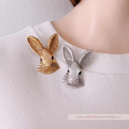 JJ / JONET JEWELRY Брошь «Лунный заяц: серебро»