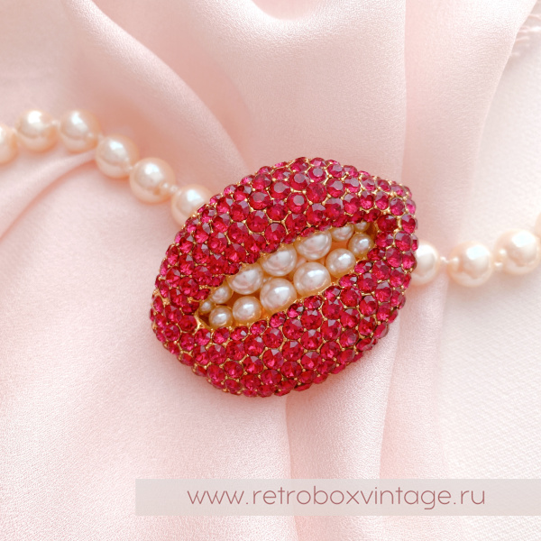 SALVADOR DALI JoiES Брошь-кулон "Рубиновые губы" Музейная коллекция (в бархатном боксе)