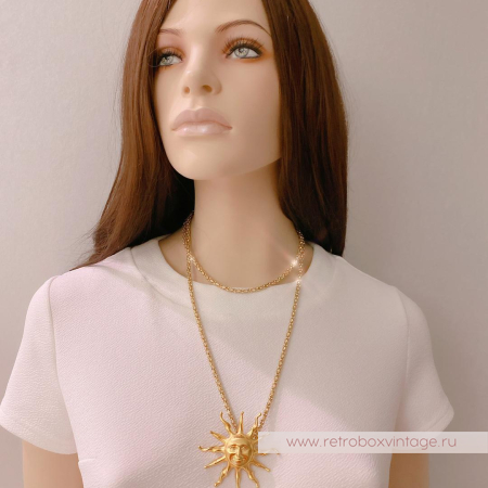 Пример как можно носить брошь на цепочке, цепь в цену не входит