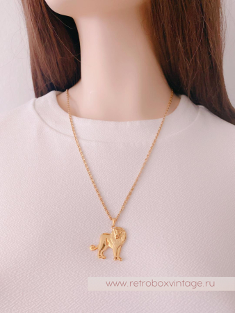 ANNE KLEIN Кулон на цепочке «Золотой лев»