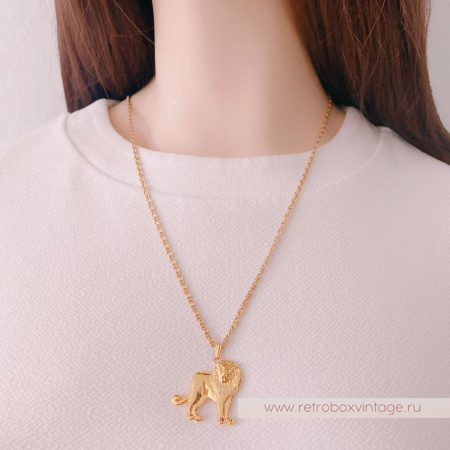 ANNE KLEIN Кулон на цепочке «Золотой лев»