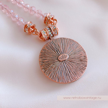 KIRKS FOLLY Колье магнитное «Радужная луна: голубая на розовых бусах»