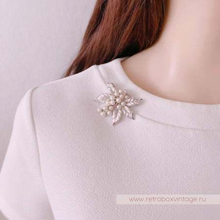 TRIFARI Брошь «Снежныя ягоды»