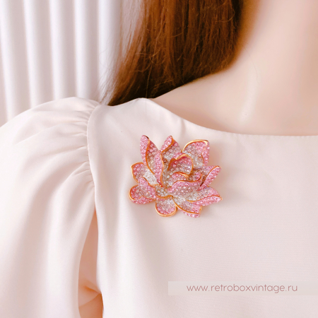 JOAN RIVERS Брошь «Розовый лотос» коллекционная