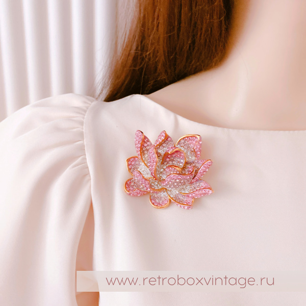 JOAN RIVERS Брошь «Розовый лотос» коллекционная