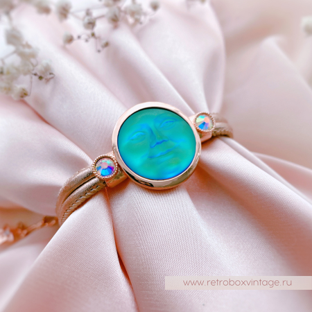 KIRKS FOLLY Браслет «Лунный свет: изумрудный хамелеон в розовом золоте на кожаном ремешке»