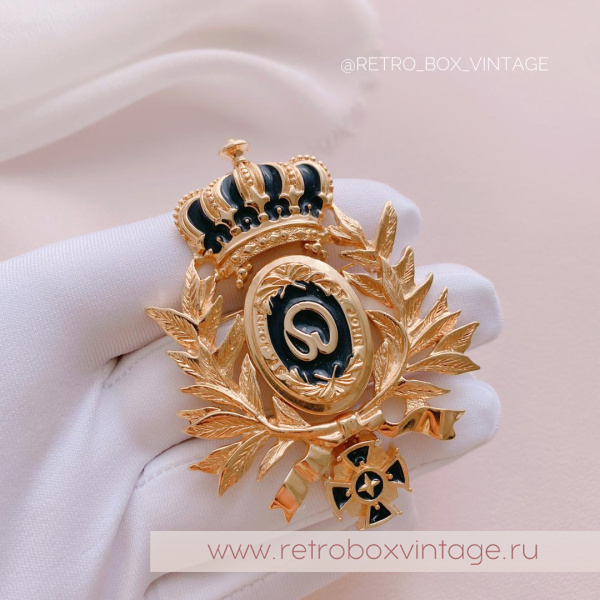 ST. JOHN Брошь «Регалии короны» с мальтийским крестом