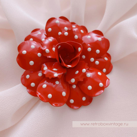 JOAN RIVERS Брошь «Красный цветок в горошек»