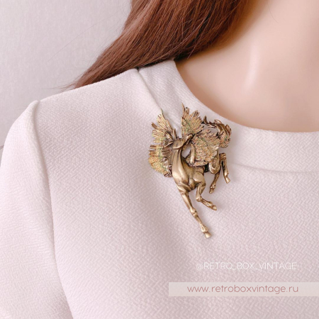JJ / JONET JEWELRY Брошь «Крылатый пегас: золотистый в бронзе»