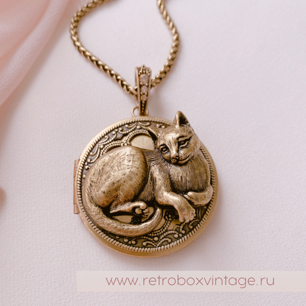 SWEET ROMANCE Кулон-локет на цепочке «Кошечка-мурлыка: бронза»
