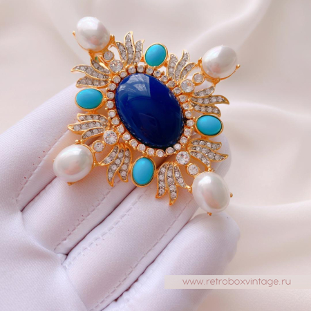 KJL / KENNETH J LANE Брошь-кулон "Аристократка: жемчужная с синим и бирюзовыми кабошонами"