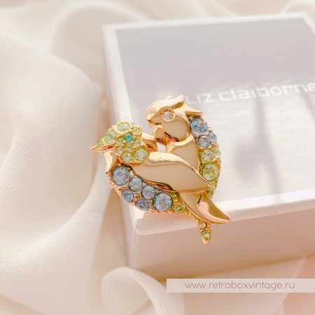 LIZ CLAIBORNE Брошь "Птицы-неразлучники - сердце любви"