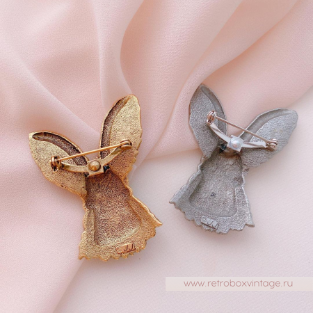 JJ / JONET JEWELRY Брошь «Лунный заяц: серебро»