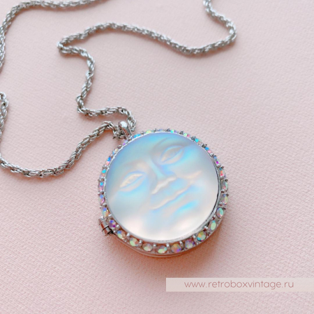 KIRKS FOLLY Кулон-локет на цепочке «Лунный свет: светлая в серебре»