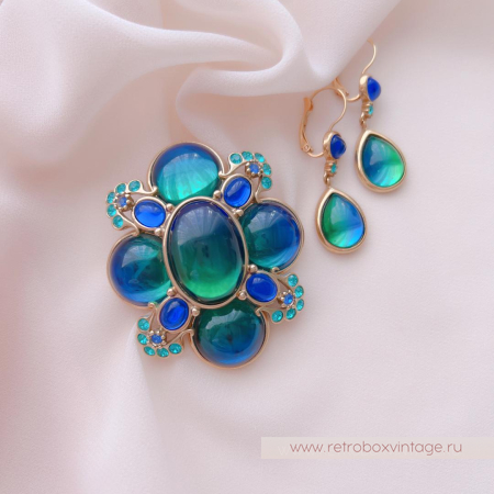 JOAN RIVERS Брошь «Магия цвета» сине-зеленые кабошоны