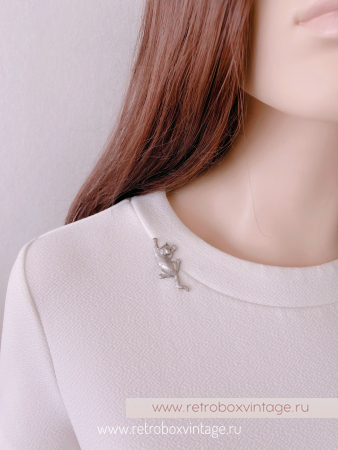 JJ / JONET JEWELRY Брошь-пин «Озорной котик: серебро»