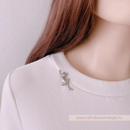 JJ / JONET JEWELRY Брошь-пин «Озорной котик: серебро»