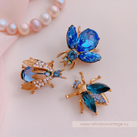 SWEET ROMANCE Трио брошей «Лазурные пчелки: сине-голубые в золоте» (3 шт)