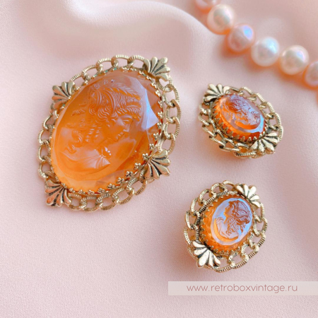 WHITING AND DAVIS Комплект «Медовые камеи» WHITING AND DAVIS Комплект «Медовые камеи»