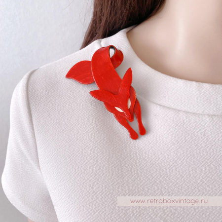 LEA STEIN Брошь «Красная лиса с белыми глазками»