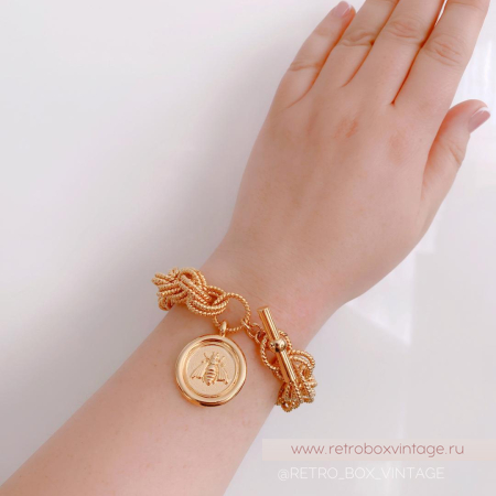 JOAN RIVER Браслет с медальоном «Золотая пчела» JOAN RIVER Браслет с медальоном «Золотая пчела»
