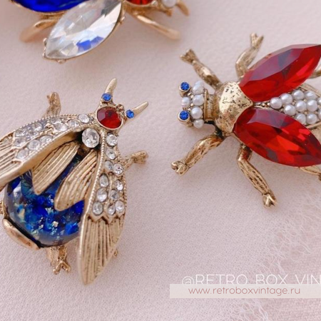 SWEET ROMANCE Две броши «Пчелки полевых цветов: сине-красные в золоте» (СКИДКА!)