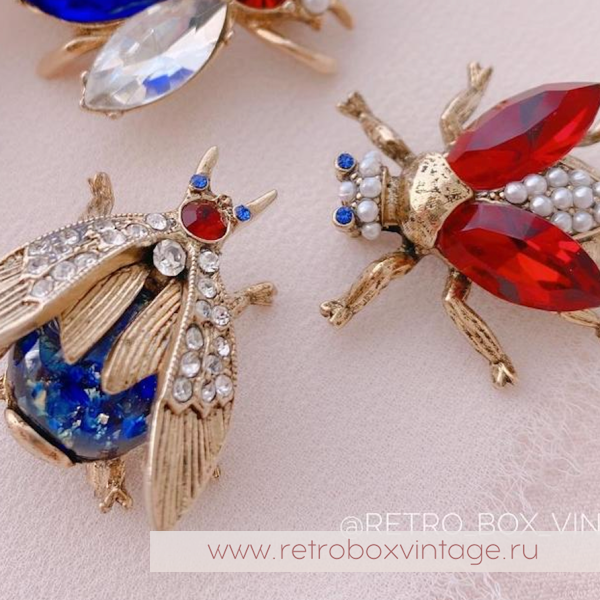 SWEET ROMANCE Две броши «Пчелки полевых цветов: сине-красные в золоте» (СКИДКА!)