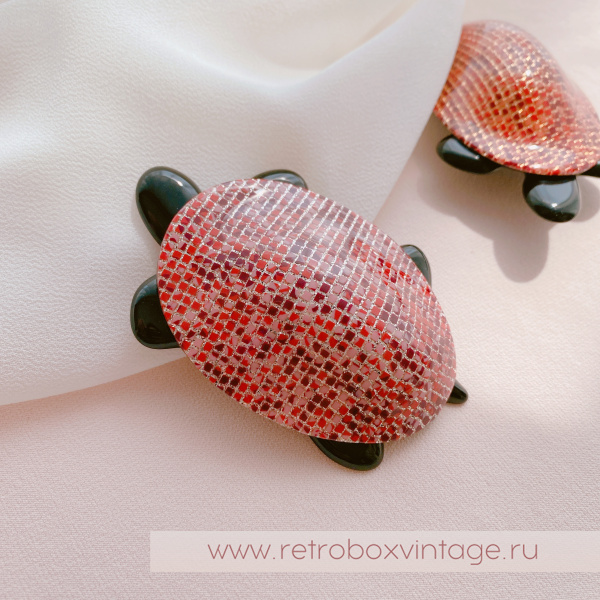 LEA STEIN Брошь «Черепаха: розово-пурпурная мозаика»