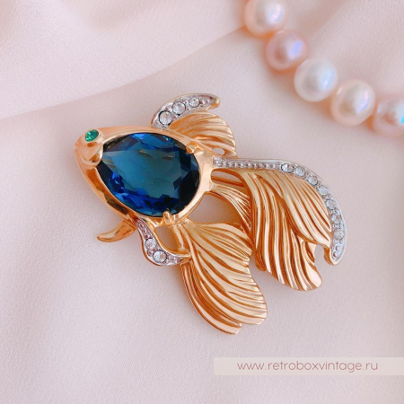 NO NAME Брошь «Золотая рыбка с синим кристаллом» NO NAME Брошь «Золотая рыбка с синим кристаллом»