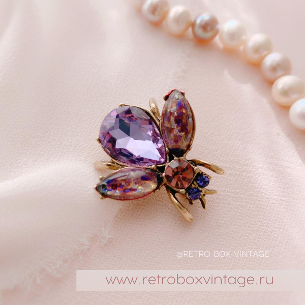 SWEET ROMANCE Трио брошей «Лавандовые пчелки: розово-аметистовые в золоте» (3 шт)